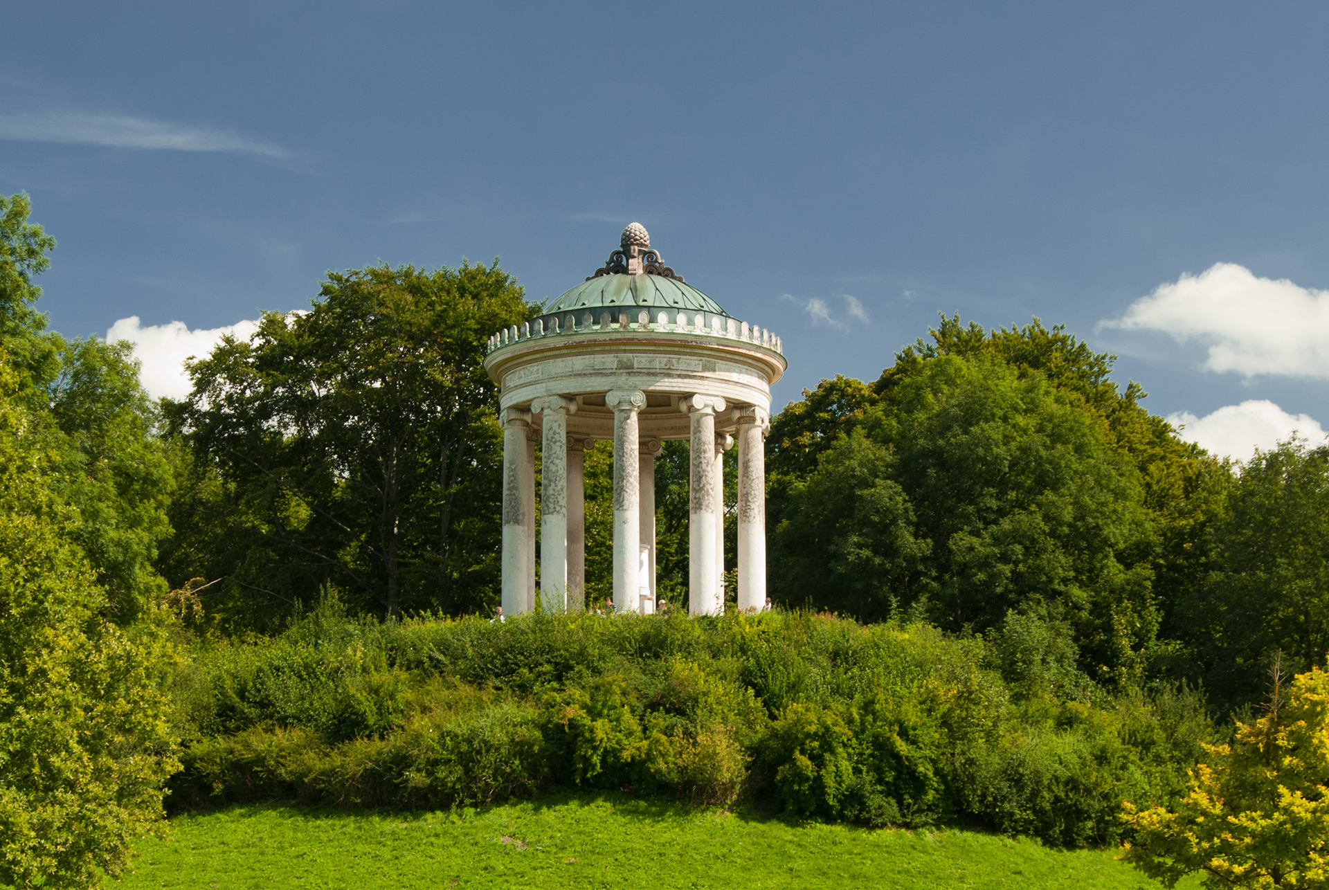 München Monopterus im Englischer Garten München Monopterus im Englischer Garten